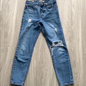 LEVI’s wedgie jeans 25